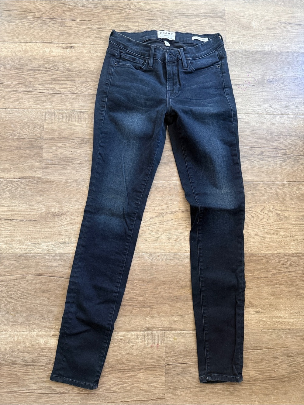 FRAME Denim Le Skinny de Jeanne Jeans in Washed blue Black 26